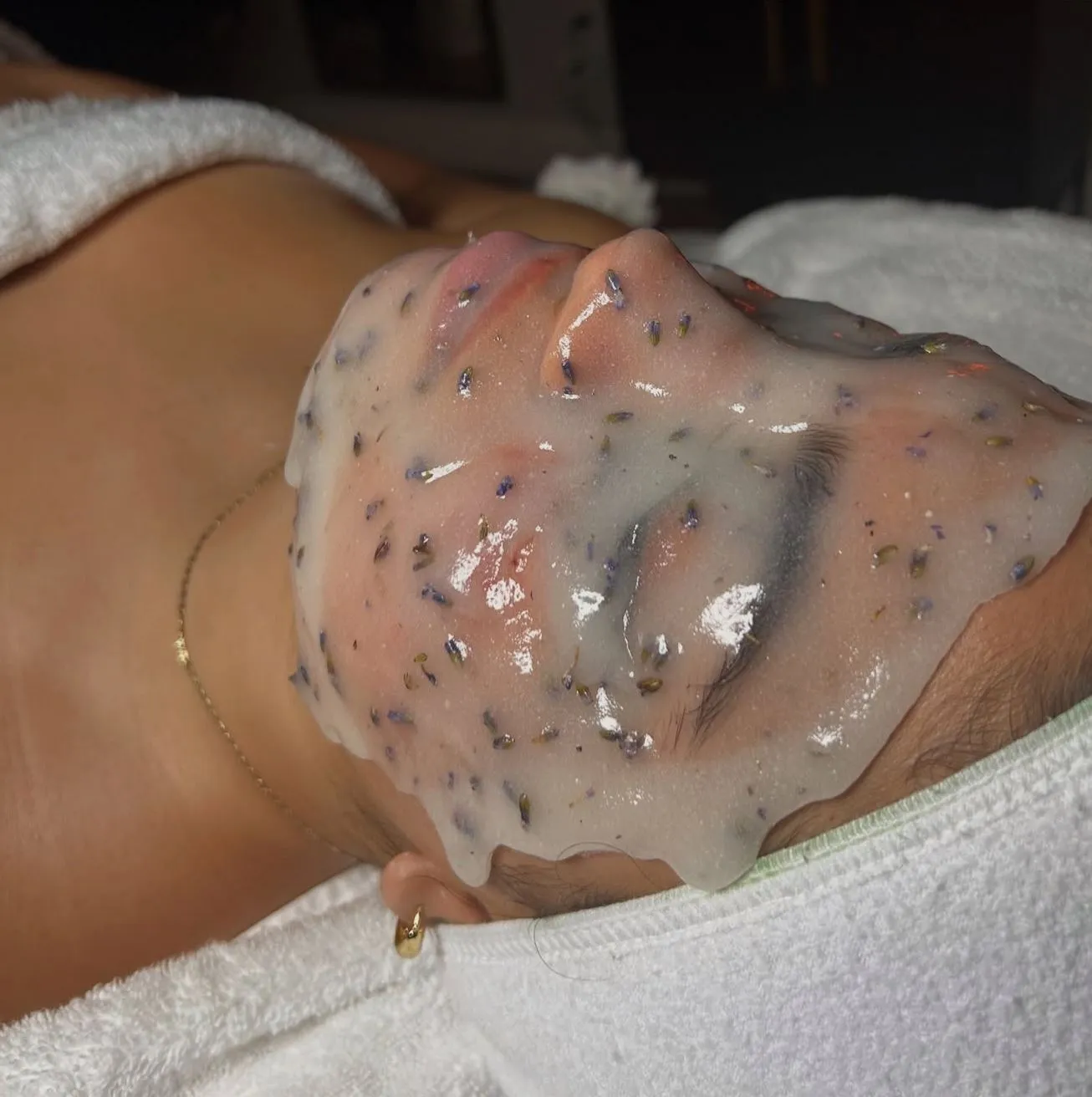 Steamboat Aviator | What Does a Hydrojelly Mask Actually Do? What to Expect on Your Skin
