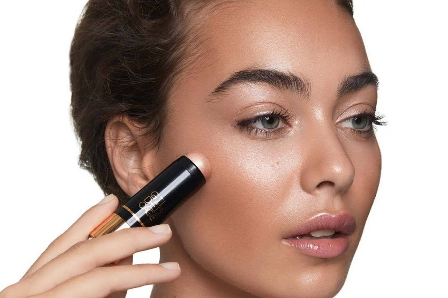 Best makeup for deep wrinkles - Concealer applied on skin to cover deep facial lines and imperfections