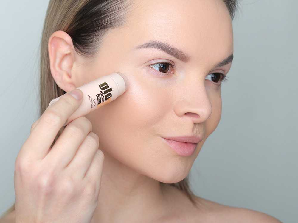 Tips for applying highlighter to achieve a radiant, luminous complexion